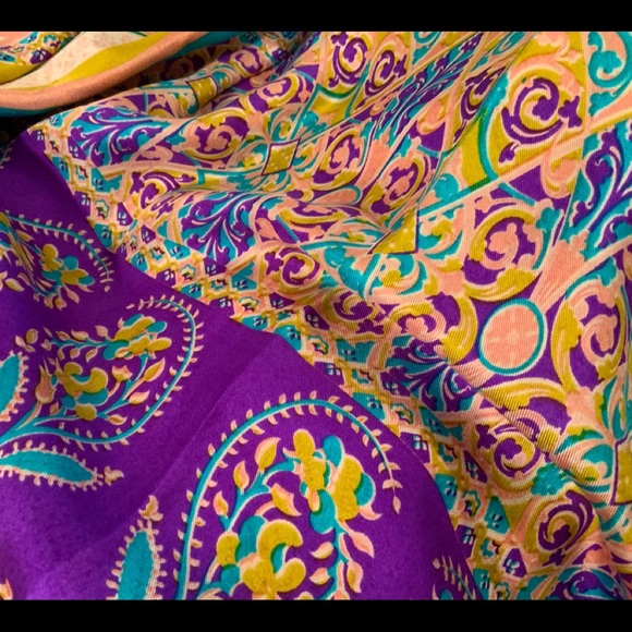 Large silk handmade blockprint scarf/shawl/dupahta - Picture 4 of 7